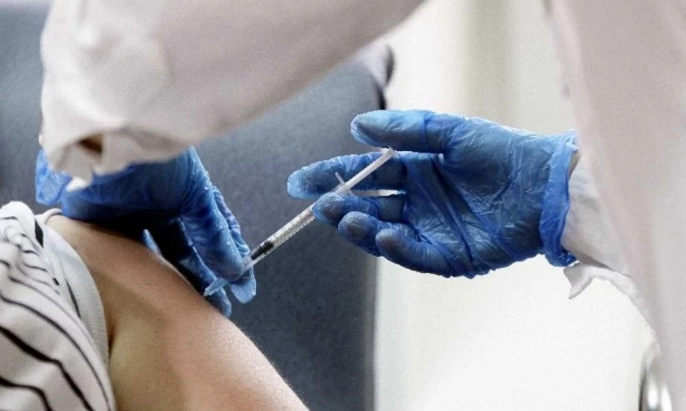 Κορονοϊός: Εμβολιάστηκε γιαγιά 103 ετών στην Πάτρα